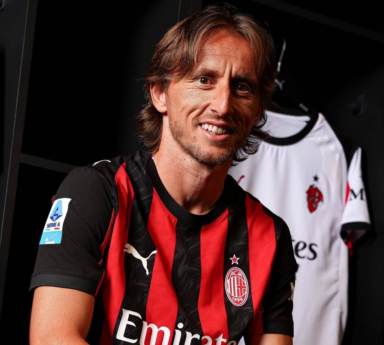 13场11球！1米91巴西锋霸紧追哈兰德，安帅迎支点王！